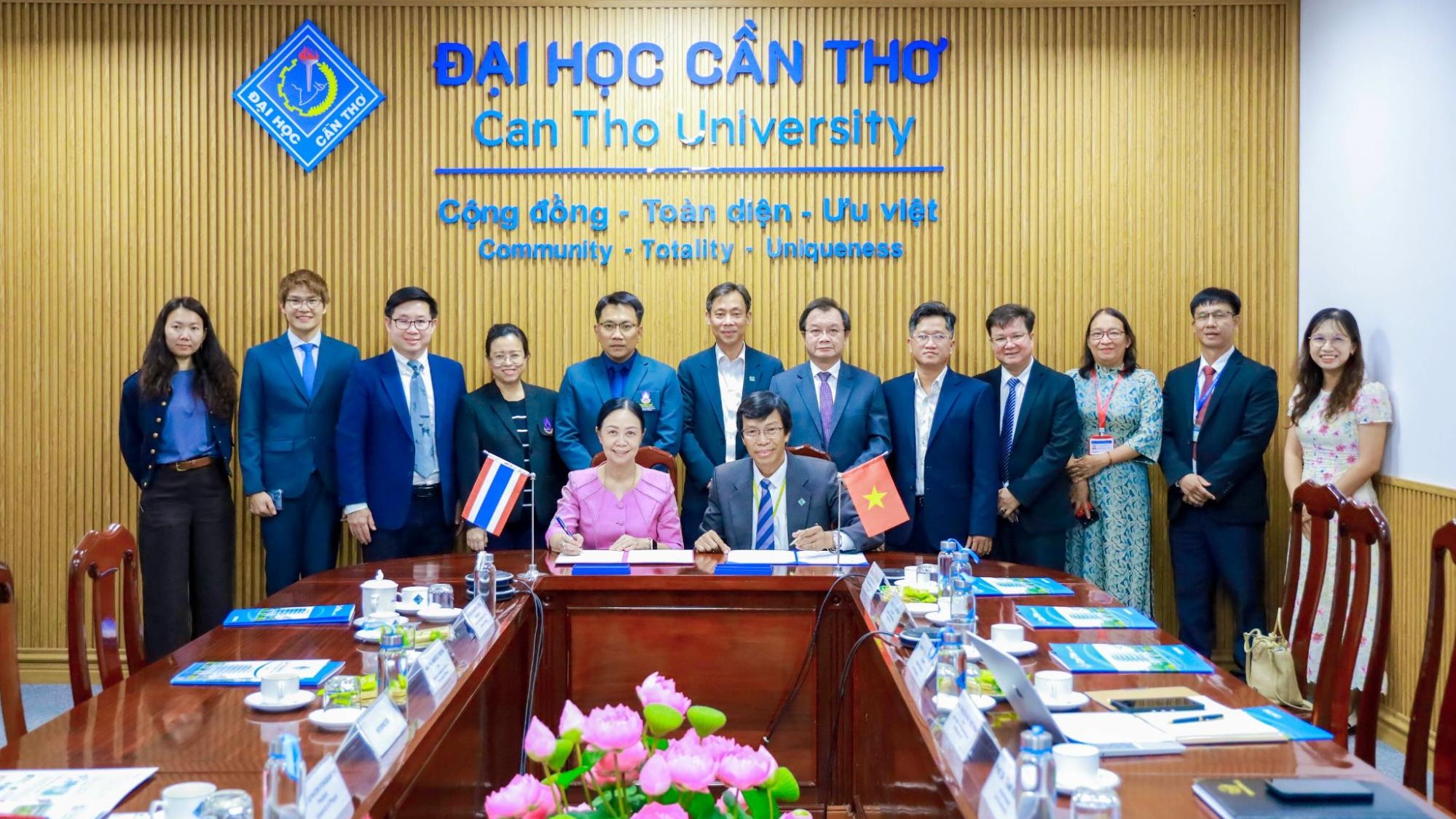 Đại học Cần Thơ ký kết biên bản ghi nhớ…